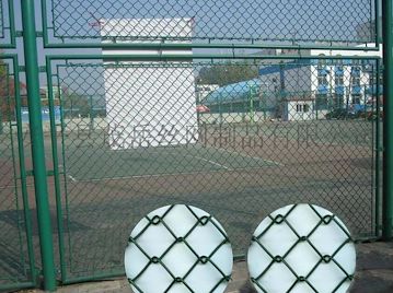 河北省足球场围栏生产厂家球场隔离网